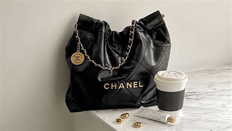 chanel czarna|Chanel 22 bag.